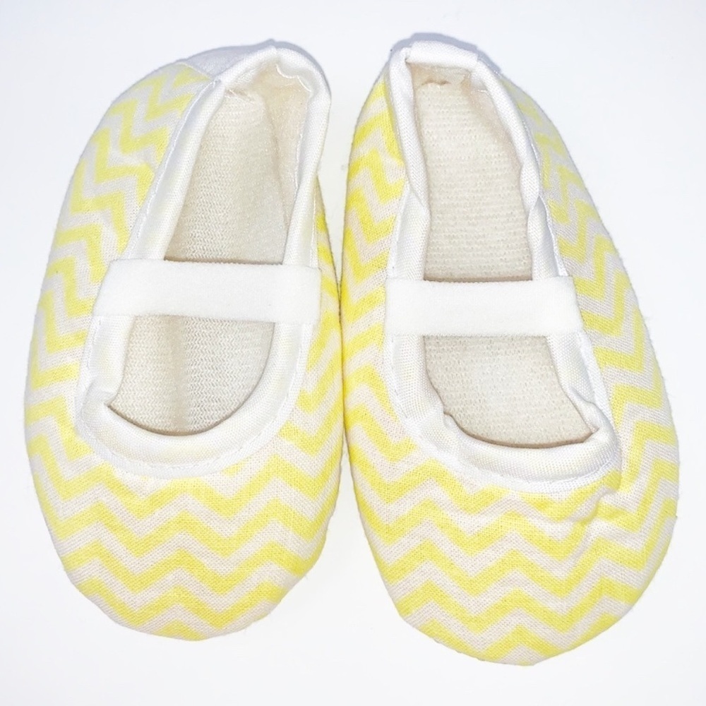 NEW Baby Girl Crib Shoes Yellow and White